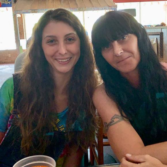 Meet your Posher, Brooke - Picture 1 of 1